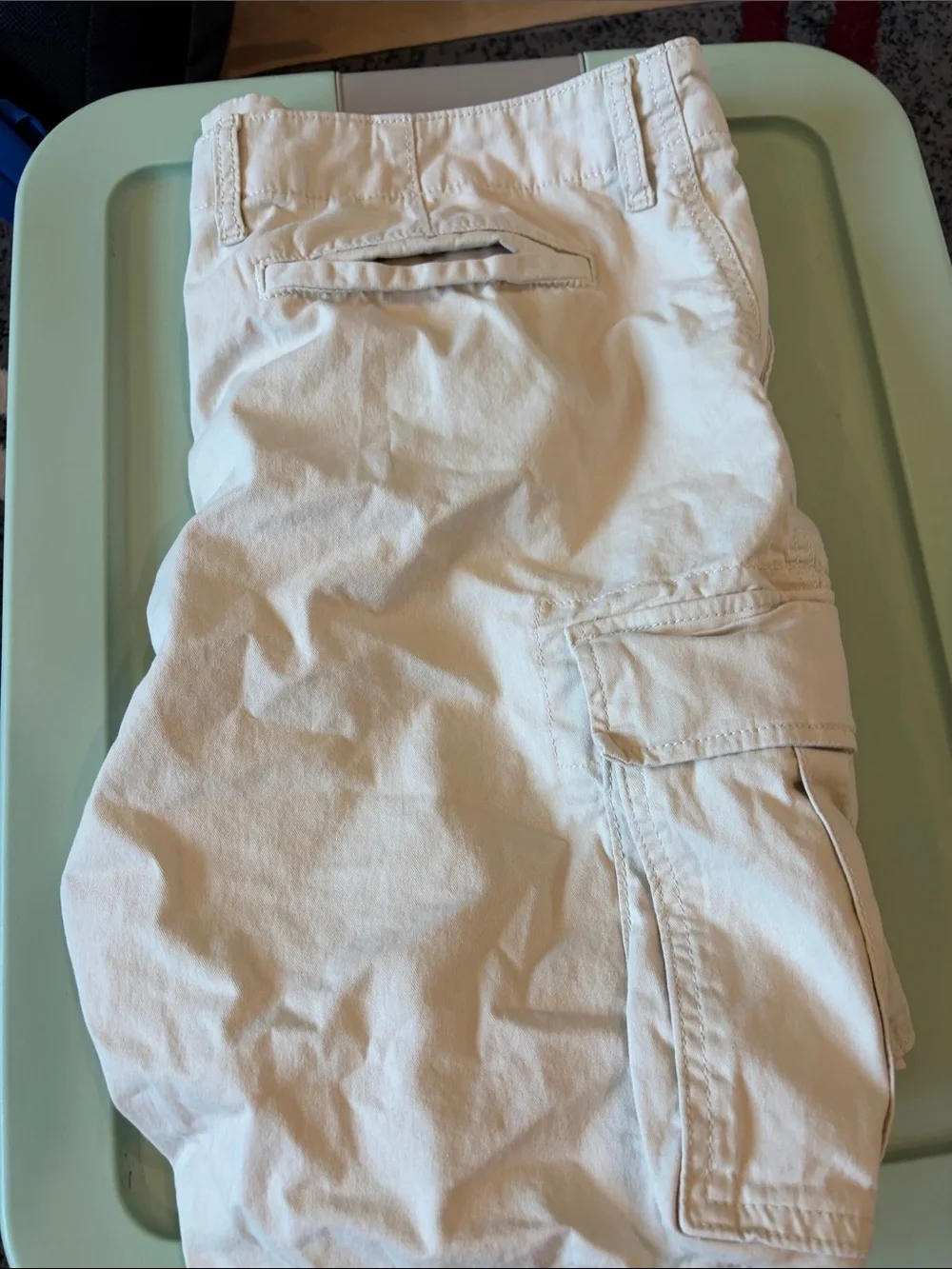 Old Navy Men's Cargo Shorts in Light Beige